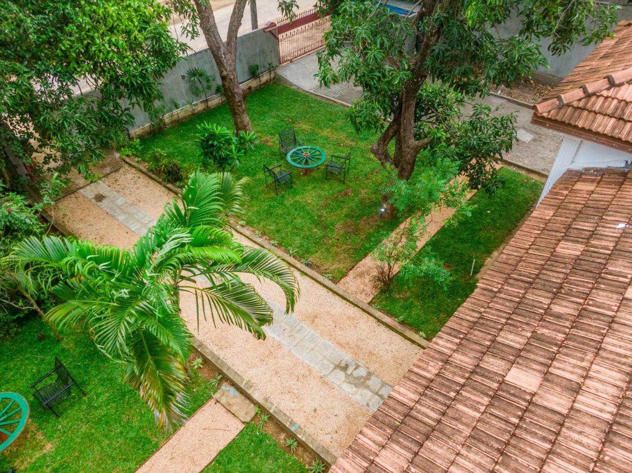 Thambu Illam Hotel Jaffna Exterior photo