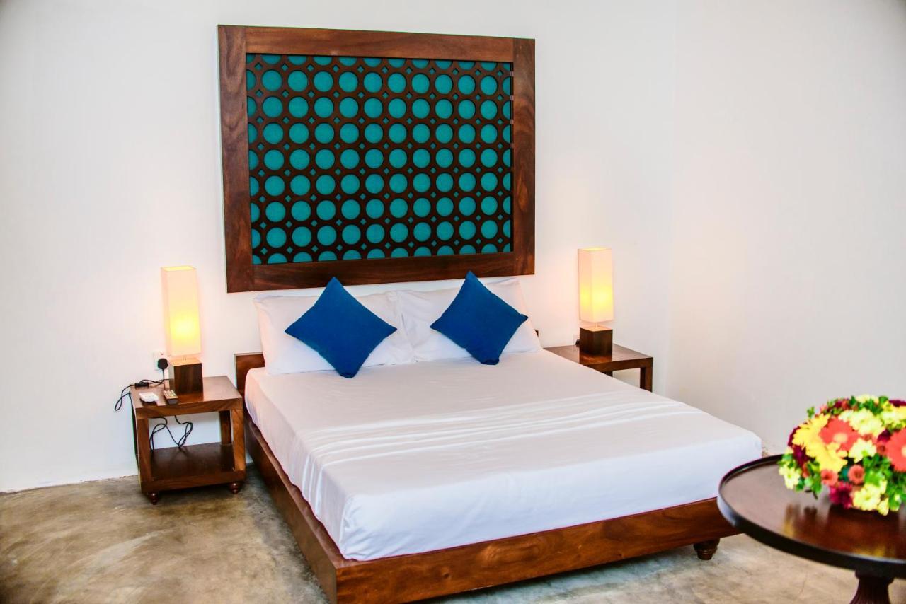 Thambu Illam Hotel Jaffna Exterior photo