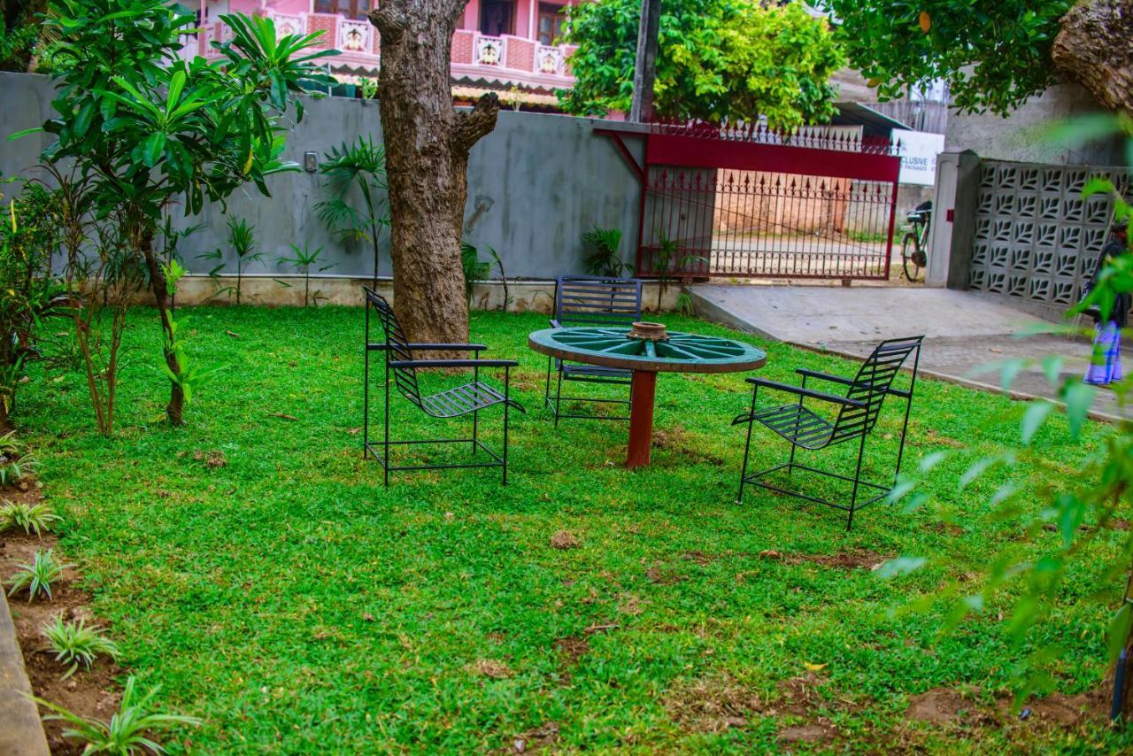 Thambu Illam Hotel Jaffna Exterior photo