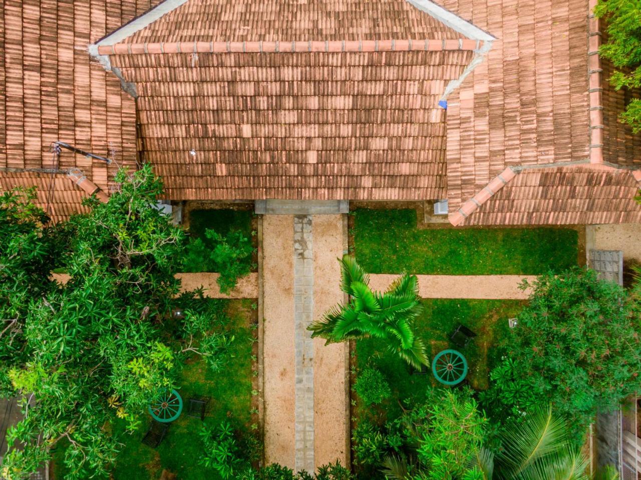 Thambu Illam Hotel Jaffna Exterior photo